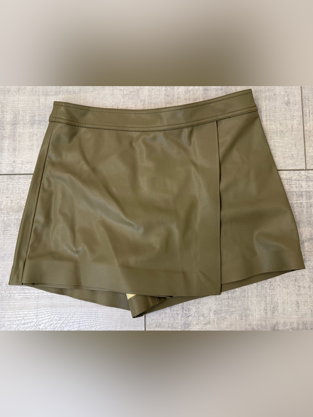 NWT Women’s H&M Faux Leather Wrap Skort Khaki Green Size 6